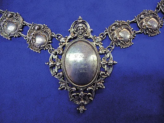 Brustschild der Schützenkette von 1907